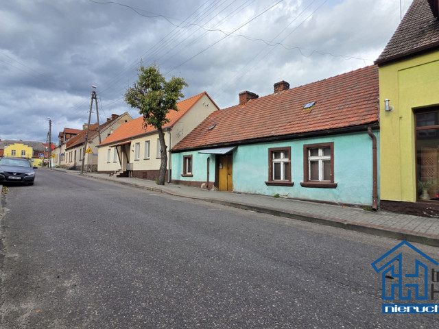 Dom w otoczeniu jeziora i lasów | do remontu